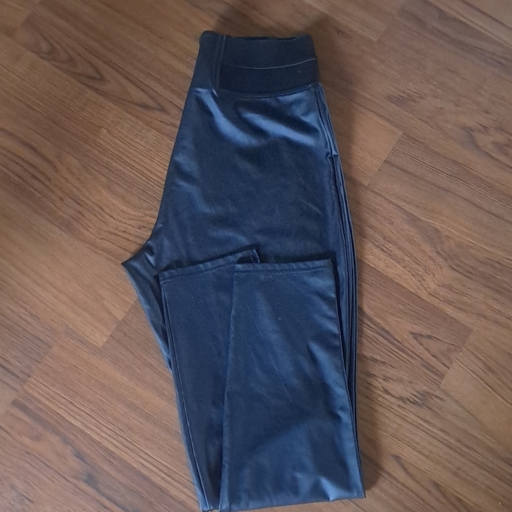 Verawang black leather- like pants
